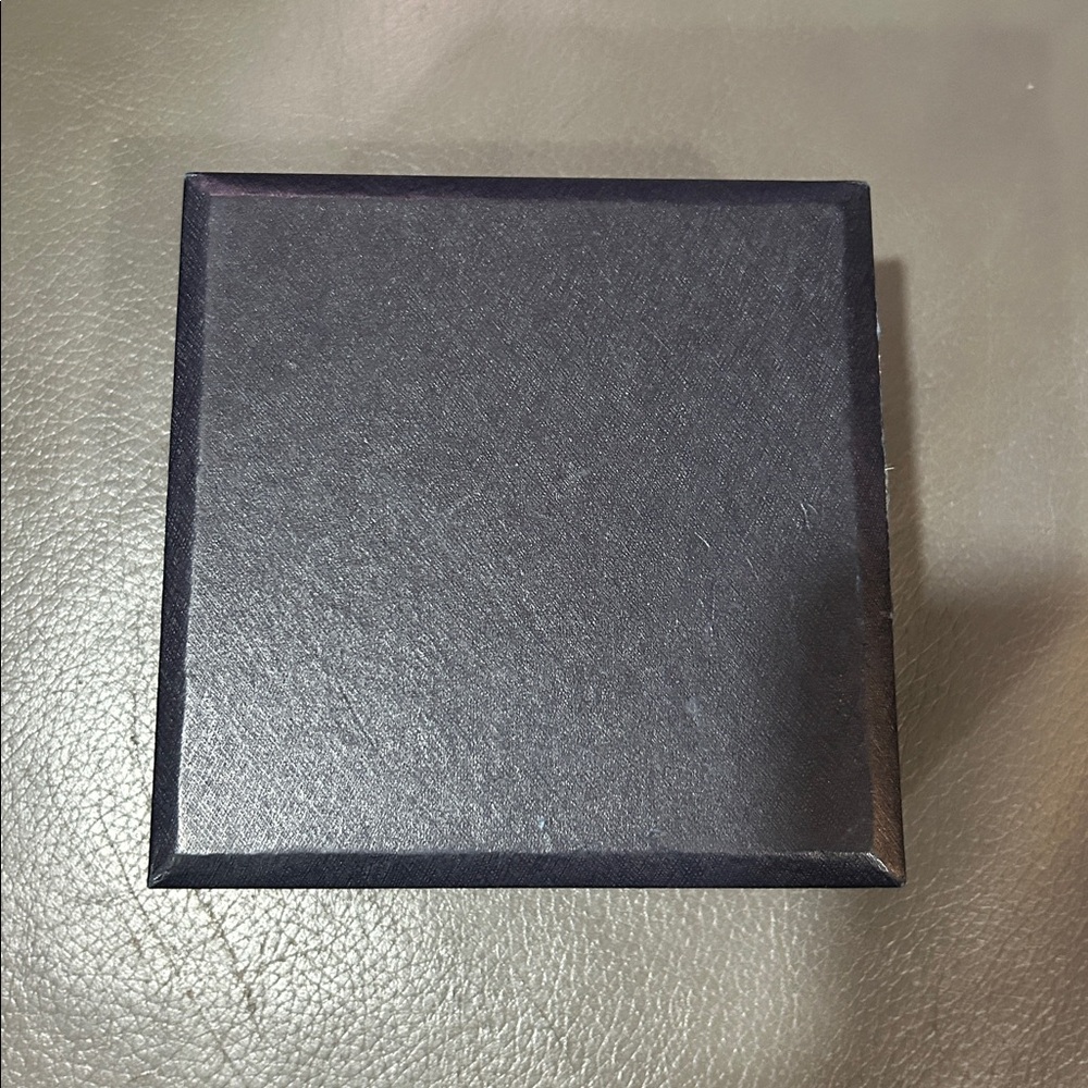 Baby Jesus Of Prague Iridescent Art Glass  Blue and Gold Accents box included - Picture 9 of 10